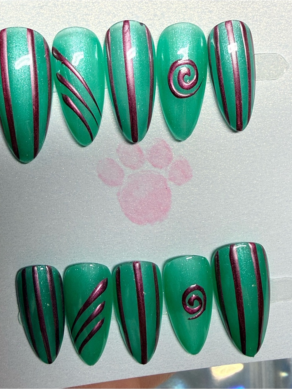 Emerald Green and Metallic Magenta Press-On Nail Set - medium almond size small